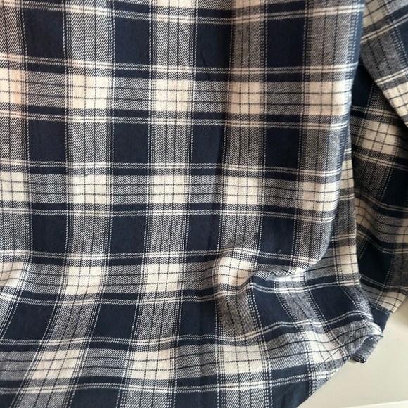 Navy and White Plaid Flannel Casual Button-Down Shirt - Picture 13 of 16